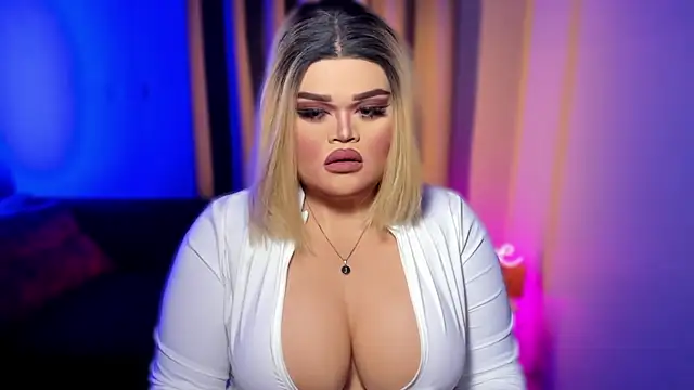 Snapshot of KarolinaThompson chatting on February 2025 07:47:01 AM KarolinaThompson online show from February 2025 07:47:01 AM