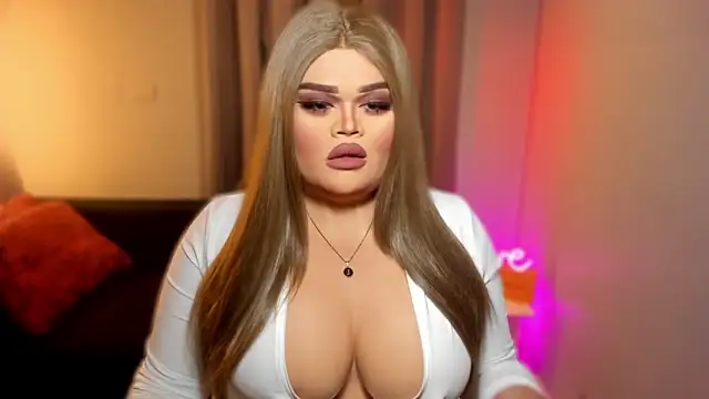 Snapshot of KarolinaThompson chatting on February 2025 07:23:01 AM KarolinaThompson online show from February 2025 07:23:01 AM