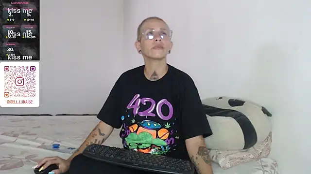 moon cat85 online show from January 2025 06:16:01 PM