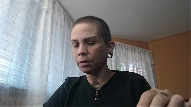 moon cat85 online show from February 2026 05:44:02 PM