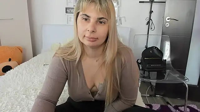 sweetemy4u online show from February 2025 01:40:02 PM