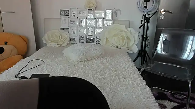 sweetemy4u online show from November 2025 09:53:02 AM