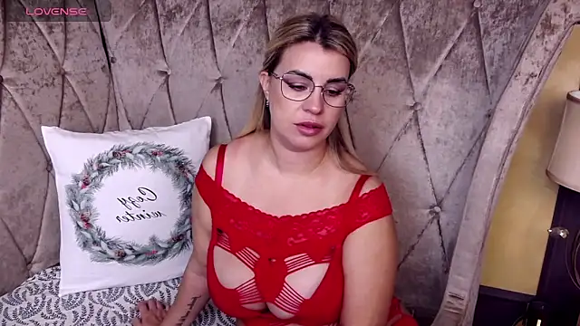 BustyGizelle online show from November 2025 06:45:01 AM