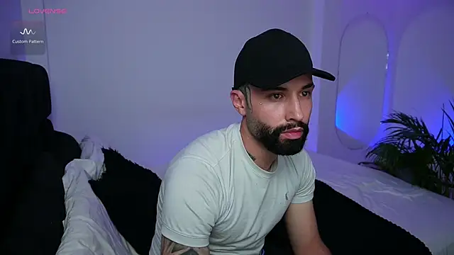 Snapshot of the_lucky_men__ chatting on December 2024 02:49:02 AM the lucky men online show from December 2024 02:49:02 AM