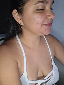 Snapshot of blerstefan1 chatting on October 2025 06:05:02 AM blerstefan1 online show from October 2025 06:05:02 AM