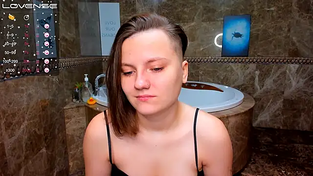 MelindaTin online show from October 2025 02:21:02 AM