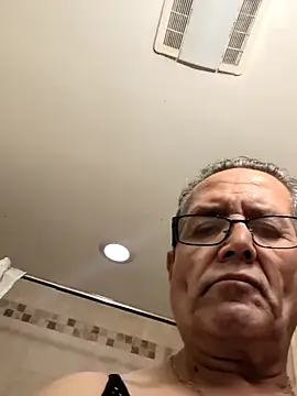 bobby69cock online show from February 2025 05:01:02 PM