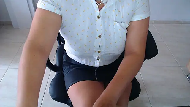 Ixchel Anaid online show from October 2025 03:09:01 PM