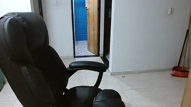 Ixchel Anaid online show from March 2026 12:05:01 PM