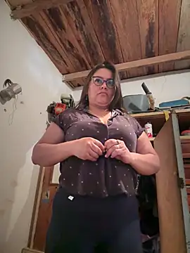 Ixchel Anaid online show from July 2026 12:08:01 PM