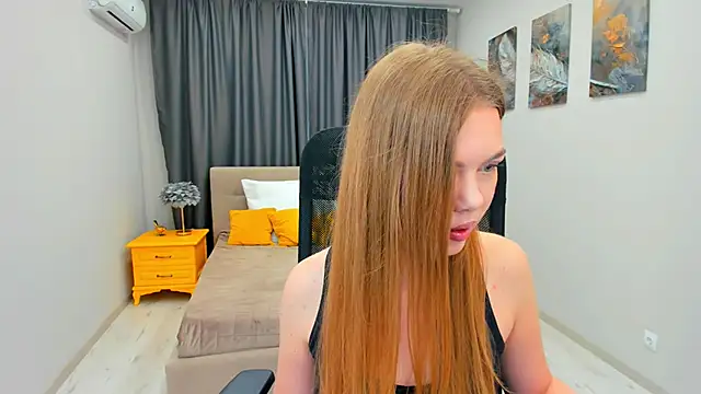 Strawberrye online show from March 2025 11:30:02 AM