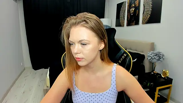 Strawberrye online show from April 2026 03:31:01 AM