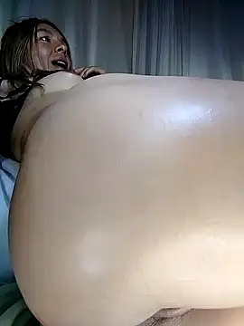 Snapshot of estrella_tasty chatting on March 2025 04:58:02 AM estrella tasty online show from March 2025 04:58:02 AM