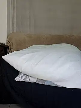 Snapshot of estrella_tasty chatting on September 2025 12:54:01 AM estrella tasty online show from September 2025 12:54:01 AM