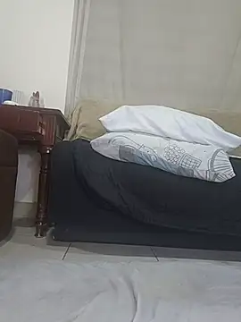 Snapshot of estrella_tasty chatting on September 2025 01:43:01 AM estrella tasty online show from September 2025 01:43:01 AM