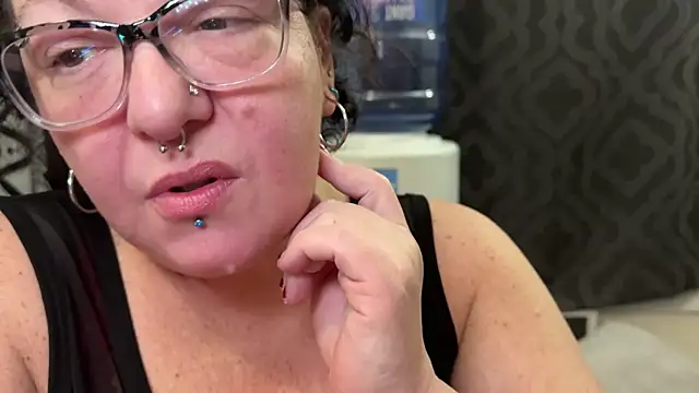 Snapshot of Miss_Phat_Booty chatting on January 2025 03:39:02 AM Miss Phat Booty online show from January 2025 03:39:02 AM