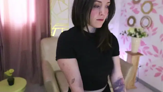 Snapshot of molly_marmalade_ chatting on February 2025 03:31:02 PM molly marmalade online show from February 2025 03:31:02 PM