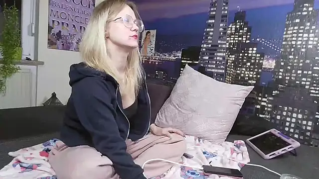 Snapshot of little-leni chatting on January 2025 09:08:02 PM little-leni online show from January 2025 09:08:02 PM