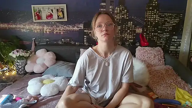 Snapshot of little-leni chatting on March 2025 12:15:01 PM little-leni online show from March 2025 12:15:01 PM