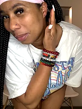 CurvyDesire1 online show from October 2025 08:07:01 PM