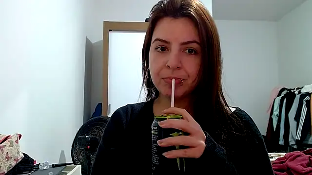 Snapshot of chelbyy chatting on September 2025 01:53:02 AM chelbyy online show from September 2025 01:53:02 AM