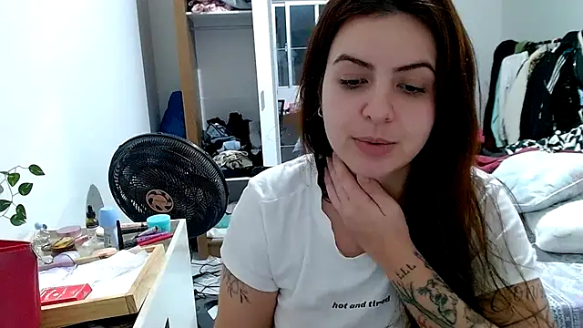 Snapshot of chelbyy chatting on October 2025 02:34:02 AM chelbyy online show from October 2025 02:34:02 AM