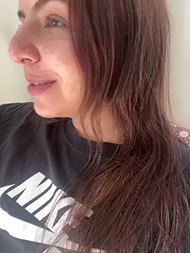 Snapshot of chelbyy chatting on November 2025 05:37:01 PM chelbyy online show from November 2025 05:37:01 PM