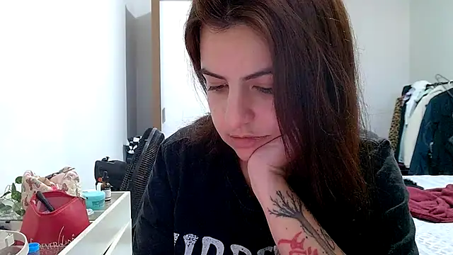 Snapshot of chelbyy chatting on November 2025 04:17:01 PM chelbyy online show from November 2025 04:17:01 PM