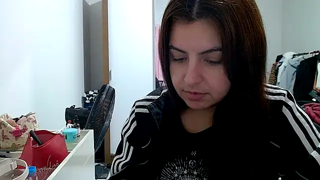 Snapshot of chelbyy chatting on November 2025 04:56:01 AM chelbyy online show from November 2025 04:56:01 AM