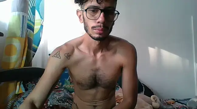 Snapshot of alisterxxx chatting on January 2025 12:24:01 PM alisterxxx online show from January 2025 12:24:01 PM