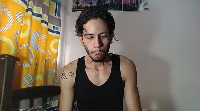 Snapshot of alisterxxx chatting on February 2025 12:28:01 PM alisterxxx online show from February 2025 12:28:01 PM