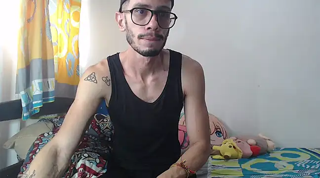 Snapshot of alisterxxx chatting on March 2025 06:00:01 PM alisterxxx online show from March 2025 06:00:01 PM