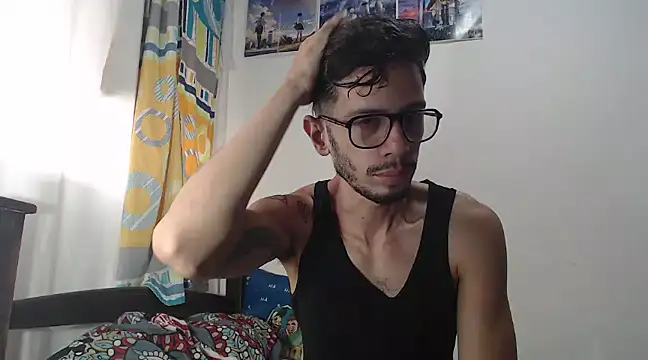 Snapshot of alisterxxx chatting on March 2025 12:40:02 PM alisterxxx online show from March 2025 12:40:02 PM