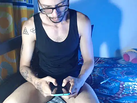 Snapshot of alisterxxx chatting on October 2025 02:22:02 AM alisterxxx online show from October 2025 02:22:02 AM