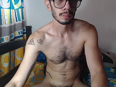 Snapshot of alisterxxx chatting on November 2025 03:55:01 PM alisterxxx online show from November 2025 03:55:01 PM