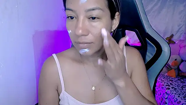 ninatiny online show from September 2025 09:00:01 AM