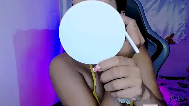 ninatiny online show from October 2025 10:43:02 AM