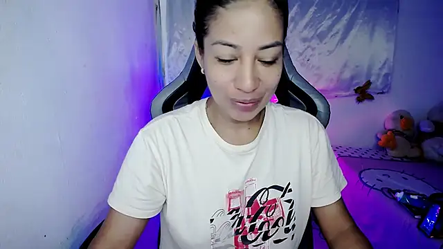 ninatiny online show from February 2026 11:19:01 AM