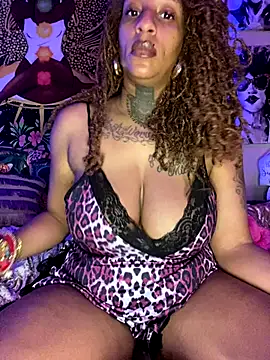 Snapshot of MzParker chatting on September 2025 02:17:02 PM MzParker online show from September 2025 02:17:02 PM