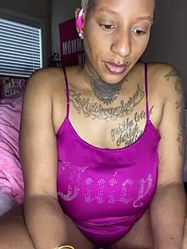 Snapshot of MzParker chatting on February 2026 02:33:01 PM MzParker online show from February 2026 02:33:01 PM