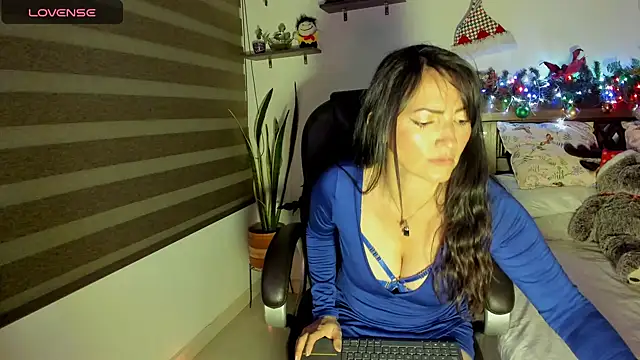 Snapshot of Ariella_tits chatting on December 2024 12:09:02 AM Ariella tits online show from December 2024 12:09:02 AM