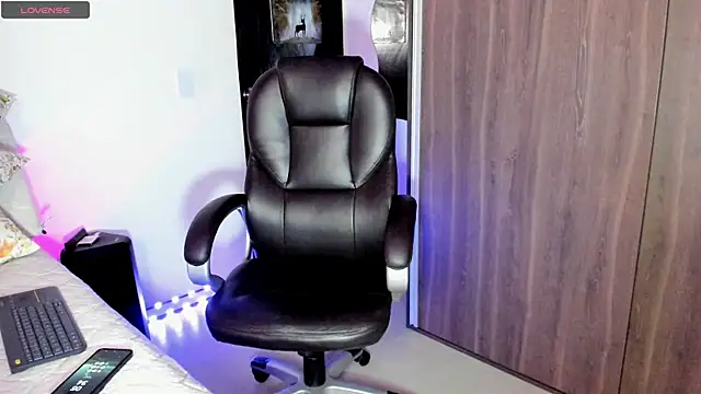 Snapshot of Ariella_tits chatting on September 2025 10:32:01 PM Ariella tits online show from September 2025 10:32:01 PM