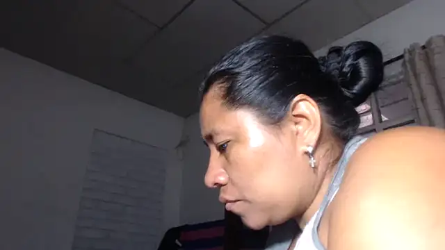 adrixxx38 online show from November 2025 09:39:01 PM