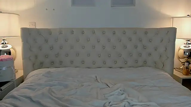 JessicaJames23 online show from December 2024 11:22:02 AM