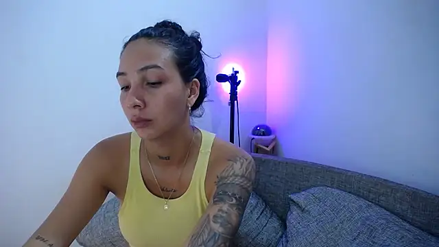 Snapshot of Allyson_Smith chatting on January 2025 11:27:02 PM Allyson Smith online show from January 2025 11:27:02 PM