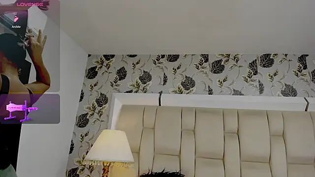 zarahdivousi online show from February 2025 07:28:02 PM