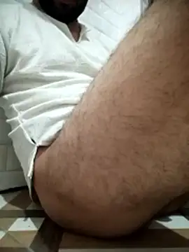 Snapshot of RomanticAdvance555 chatting on June 2026 05:54:01 AM RomanticAdvance555 online show from June 2026 05:54:01 AM