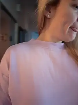 HollyTattoo online show from December 2024 01:10:01 PM