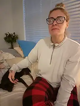 HollyTattoo online show from December 2024 12:30:01 PM