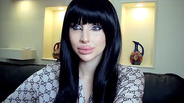 Lady Joli online show from November 2025 01:49:02 PM